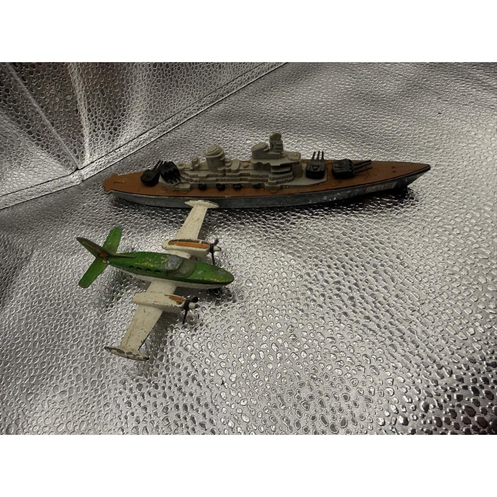 Vintage 1974 Matchbox SB-9 Cessna 402 Plane & Tootsietoy Diecast Battleship USA